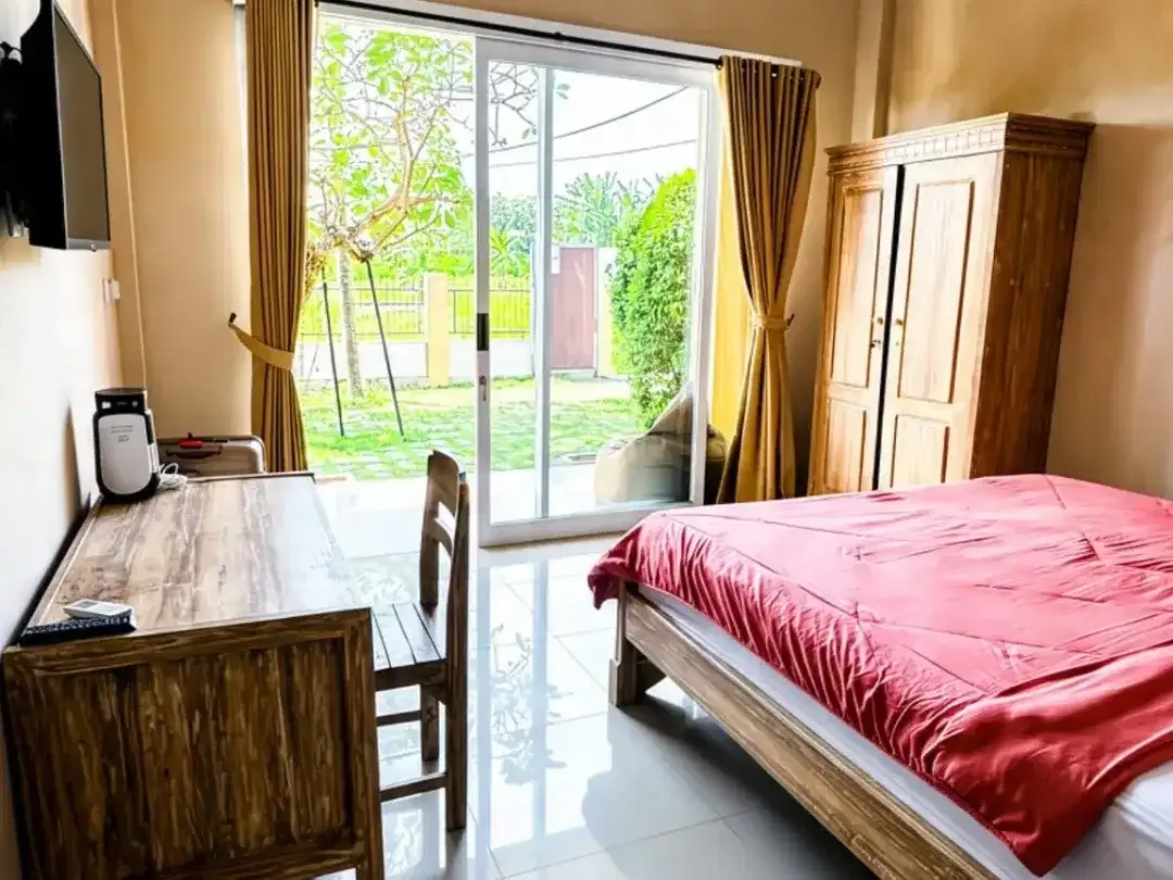 8 Bedroom Villa for sale in Canggu, Bali - Image 6 of 8