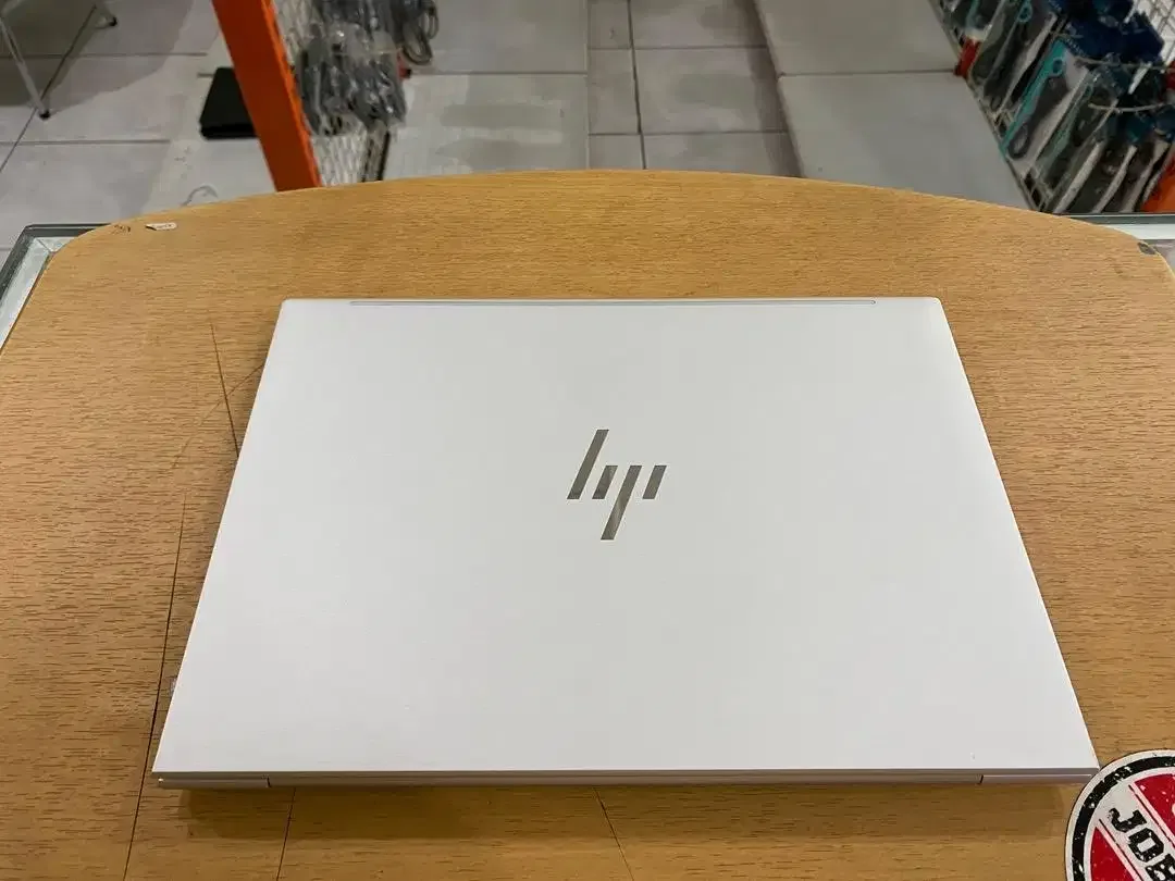 Laptop HP Elitebook 840 G9 Core i7Gen12 Ram 16GB SSD 256GB Slim Mulus - Image 7 of 10