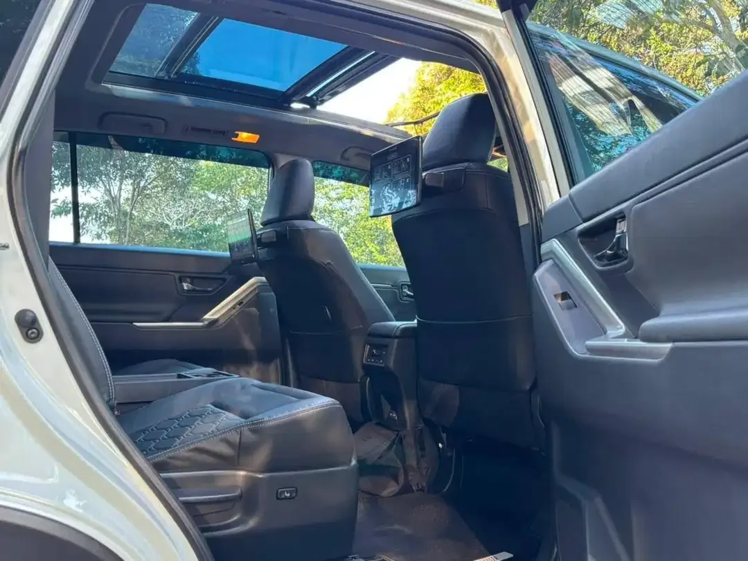 Toyota Zenix Q Hybrid Modelista 2023 - Asli Bali - Image 6 of 10