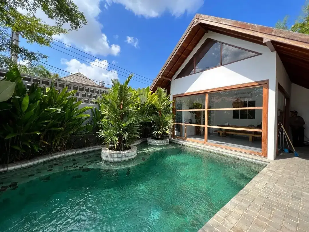 FOR SALE VILLA ONE GATE Sistem IN KEROBOKAN - Image 2 of 10