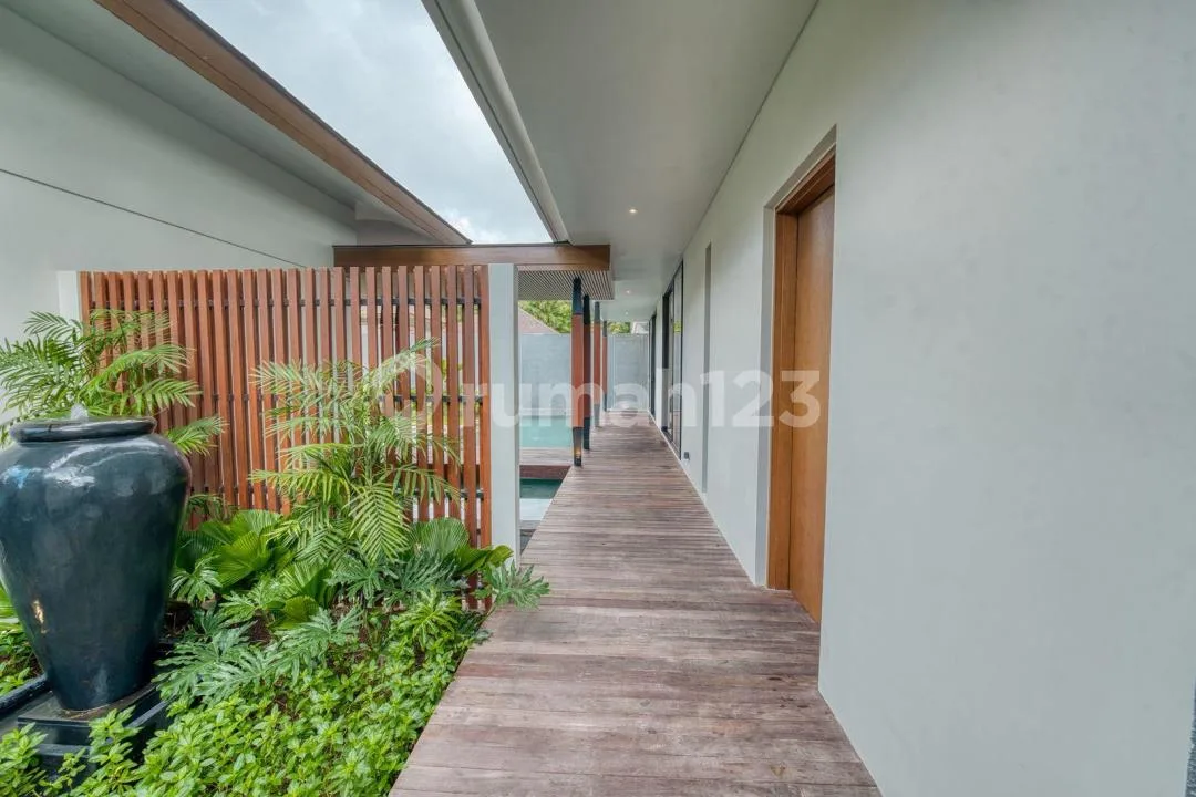 Villa Premium 4 Bedrooms Dalam Kawasan Exclusive di Jimbaran - Image 2 of 4
