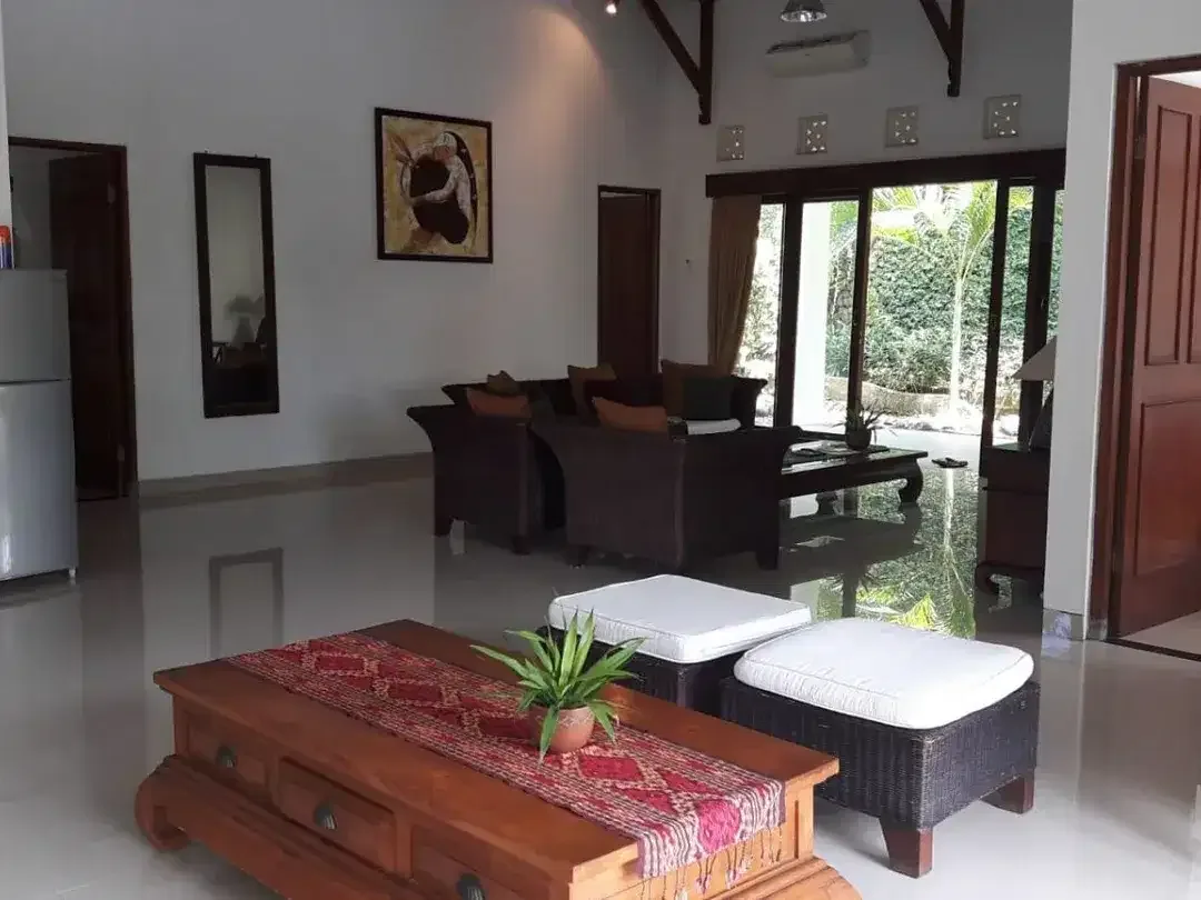 2 Units Three Bedrooms Villa For Sale in Strategic Location of Berawa - Image 3 of 10
