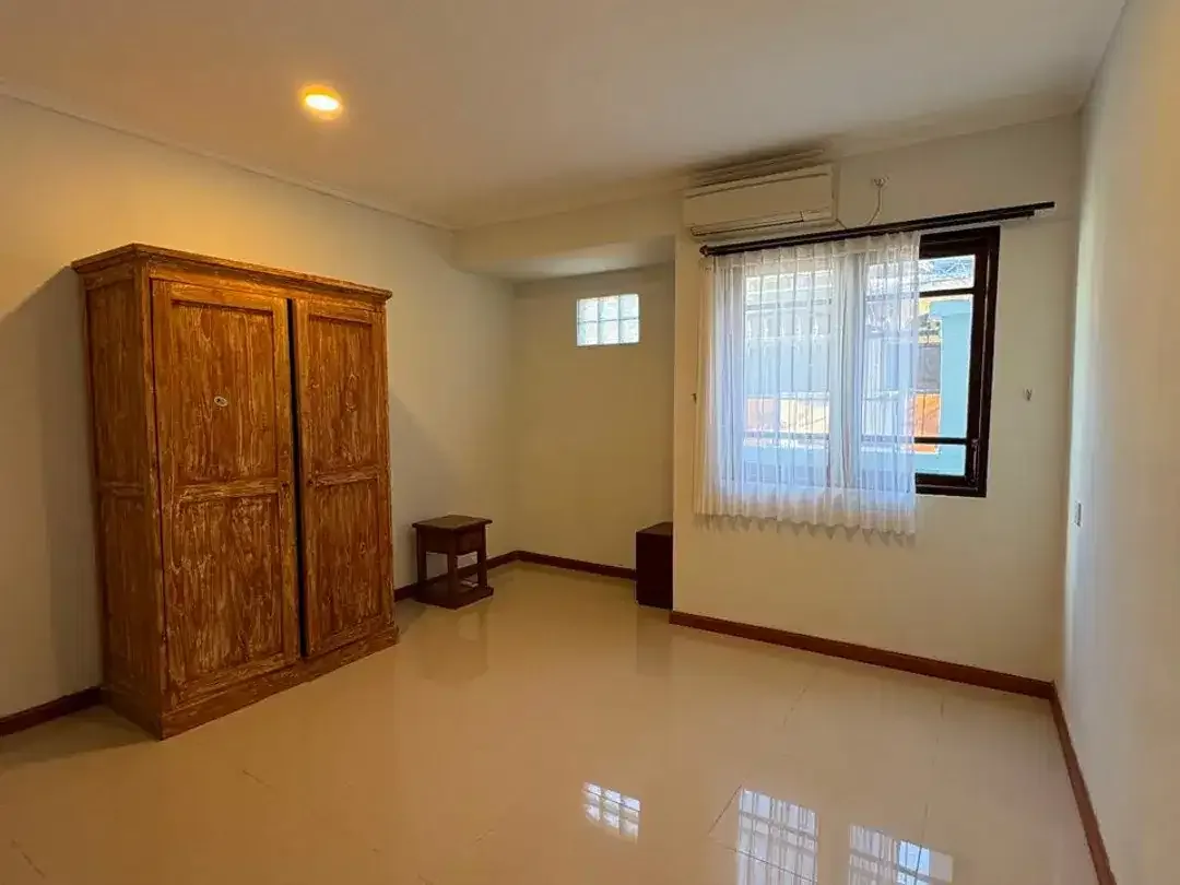 Disewakan Rumah di Perum Kori Nuansa Jimbaran - Image 2 of 10