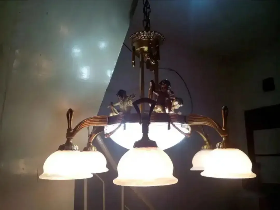 Jual Lampu Gantung Langka Antik,Kondisi Mulus,KUNINGAN,Kaca Tebal - Image 6 of 10