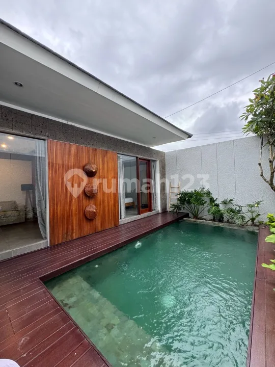 Villa di Selatan Ubud Garasi Full Furnished Ada Kolam Renang - Image 1 of 4