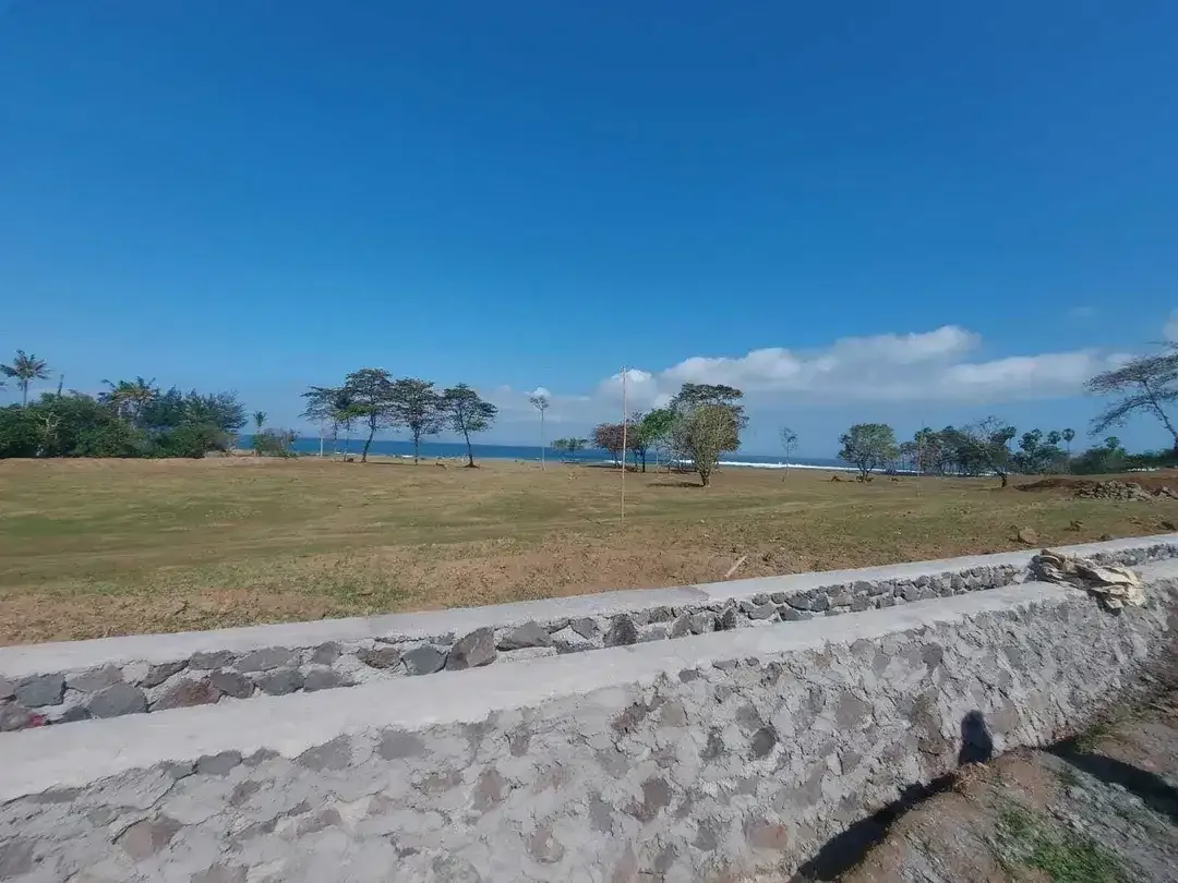 Dijual tanah kavling Premium Beach Front dan View Laut di Gianyar - Image 9 of 10