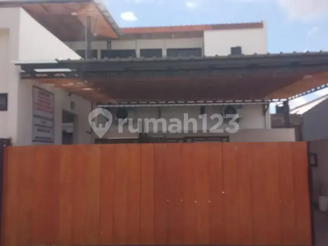 Investasi Villa Lingkungan Sejuk dan Tenang Cocok untuk Disewakan - Image 1 of 10