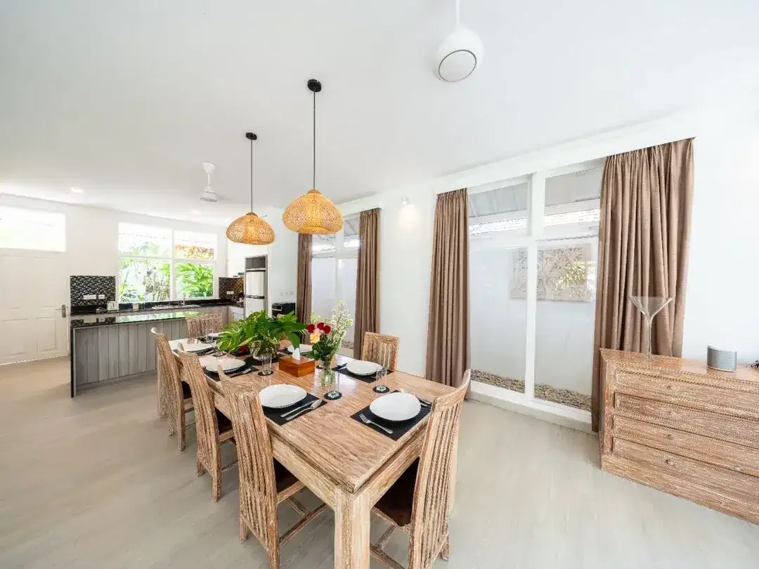 4 Bedroom Villa In Batu Belig - Image 6 of 10