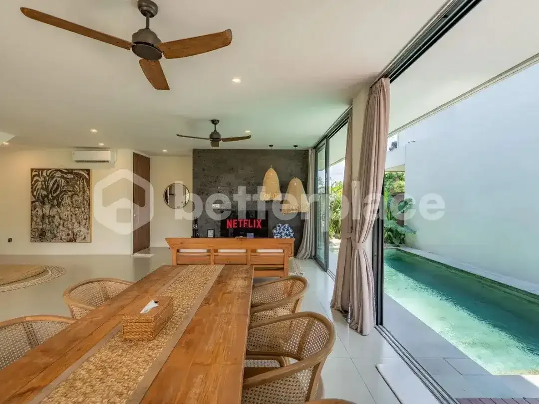 Modern 4 Bedroom Villa in Batu Bolong, Canggu – Prime Location 7 Minutes to the Beach - Image 4 of 10