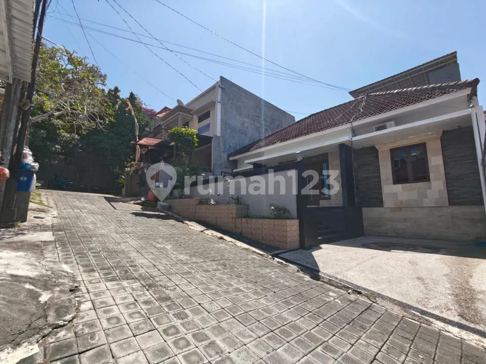 Rumah One Gate Area Jimbaran. - Image 1 of 4