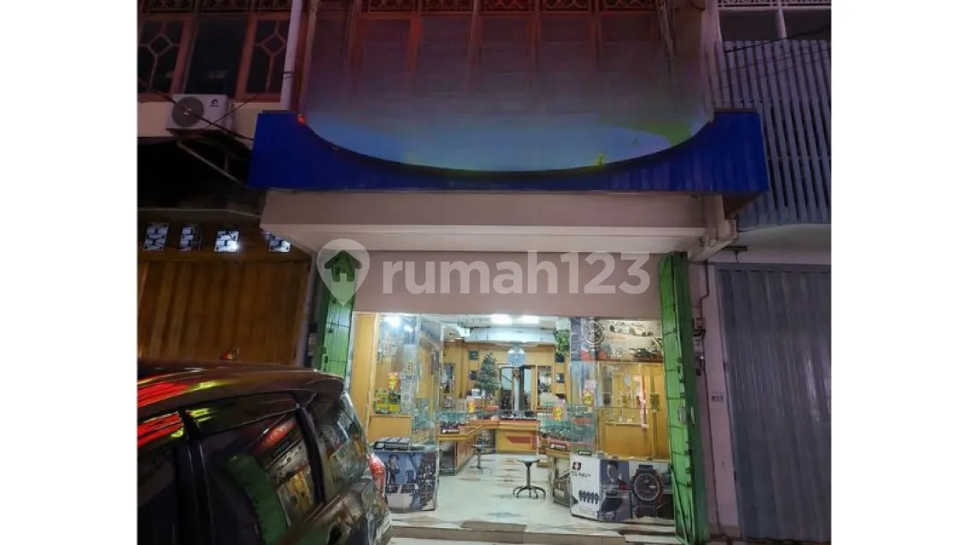 Ruko Tengah Pusat Kota di Gatot Subroto Tengah Denpasar - Image 1 of 4