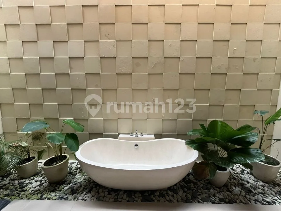 Private Villa In Canggu 3 Bedrooms Good For Long Stay - Image 3 of 4