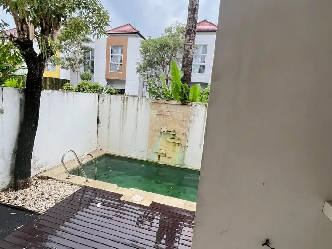 DIJUAL — VILLA 2 BEDROOM DENGAN PRIVATE POOL DI KEROBOKAN, SEMINYAK - Image 3 of 8