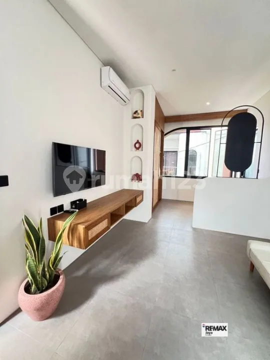 Modern Tropical 2 Bedroom Villa For Rent In Pererenan, Badung Area - Image 2 of 4