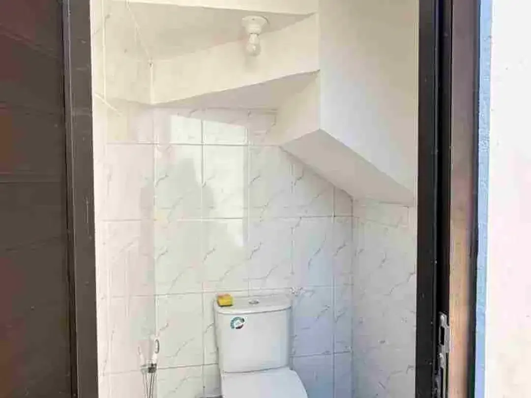 Jual Rumah 2lt Unfurnished Lokasi Perumahan Mumbul Jimbaran Bali. area strategis & nyaman untuk hunian. - Image 10 of 10