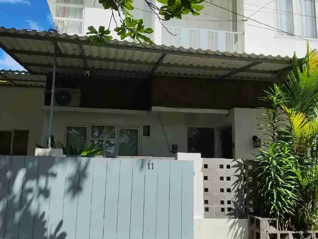 Rumah 2Lantai Siap Huni Hadap Timur Di Lokasi Strategis Di Jimbaran Bali - Image 1 of 10