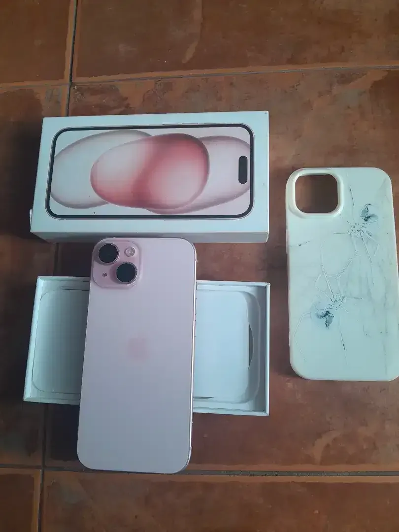 IPHONE 15 PINK 128 gb - Image 1 of 1