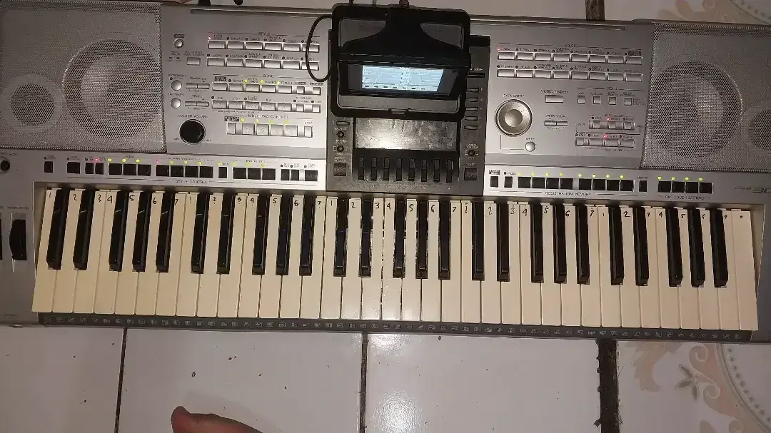 Keyboard piano organ yamaha psr 3000 - Image 2 of 4