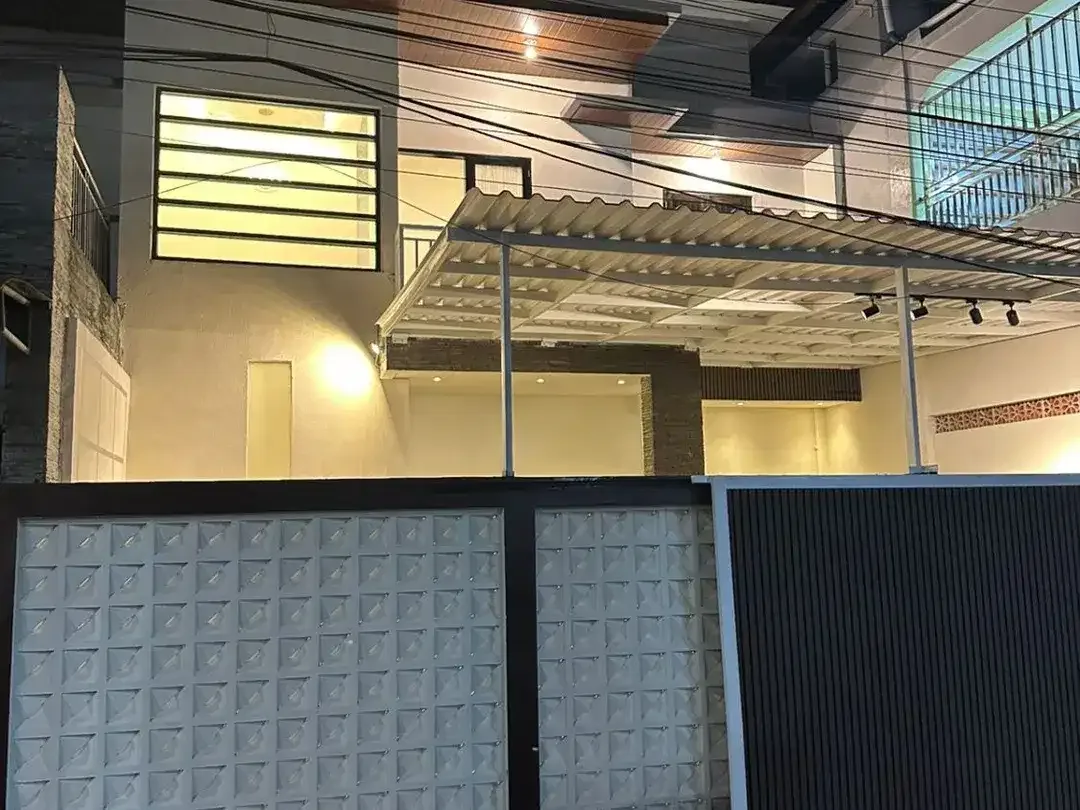RUMAH SEWA 2 LANTAI FULL FURNISHED | PERUMAHAN ELITE DENPASAR SELATAN - Image 1 of 10