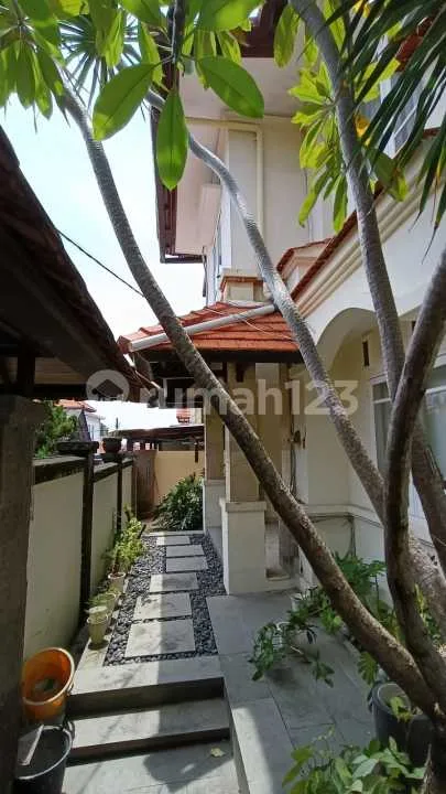 Min 2 Th Villa 4 KT Raya Semer Kerobokan Kuta Utara Badung - Image 2 of 4