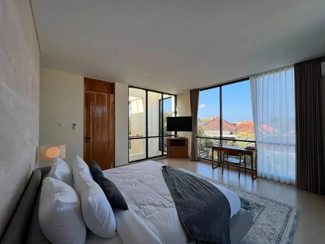 MODERN TROPICAL VILLA FOR SALE - Image 5 of 10