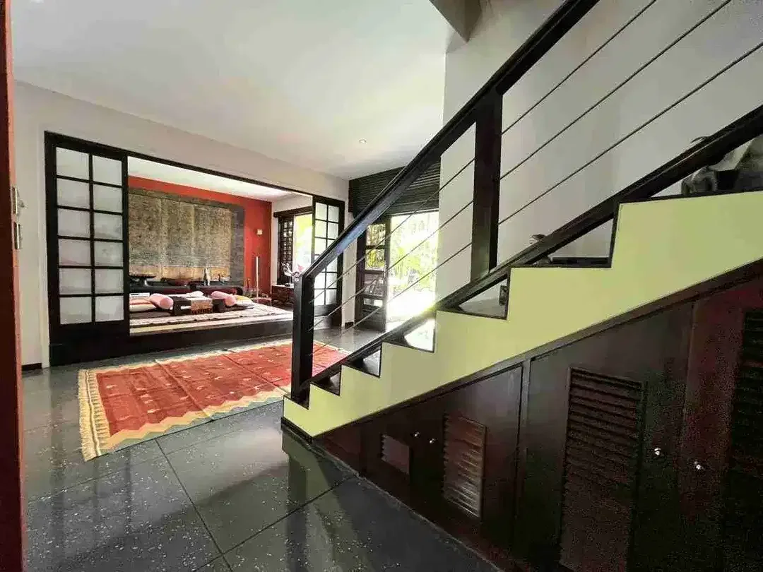 Villa Mewah 2 Lantai Puri Gading Jimbaran Gaya Tropis Full Furnish - Image 9 of 10