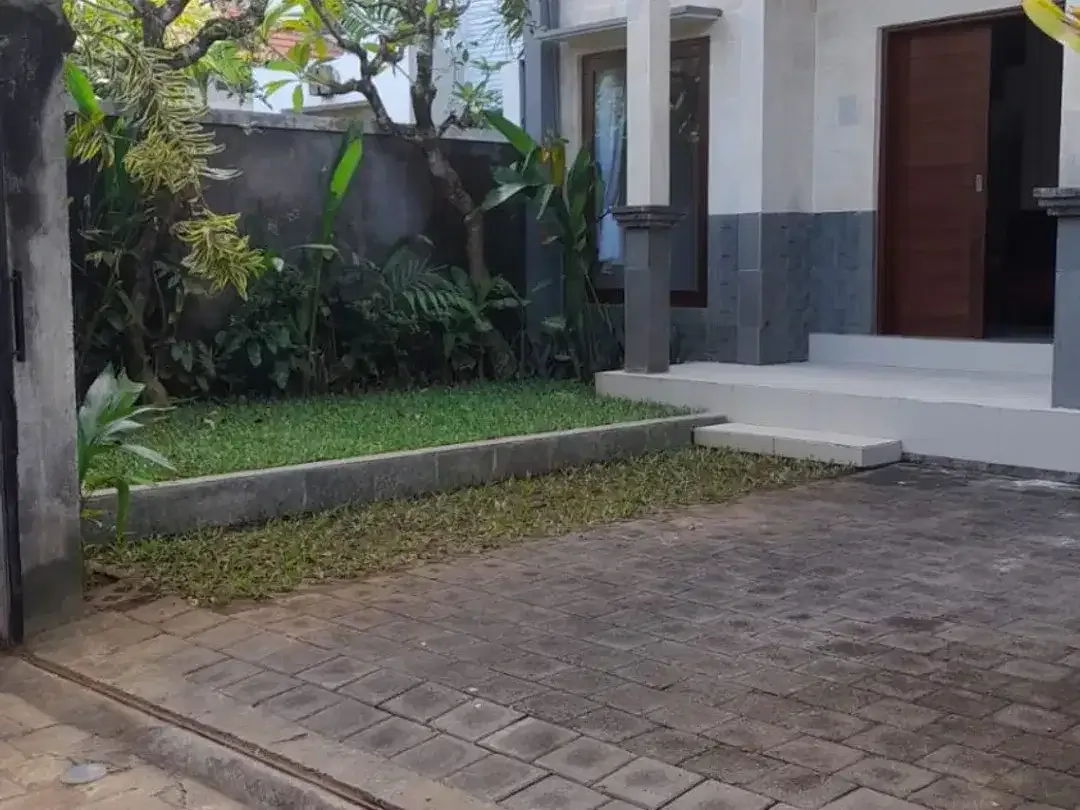 Disewakan Villa Keluarga Semi Furnished di Sanur Dekat Pantai dan Fasilitas Internasional - Image 9 of 10