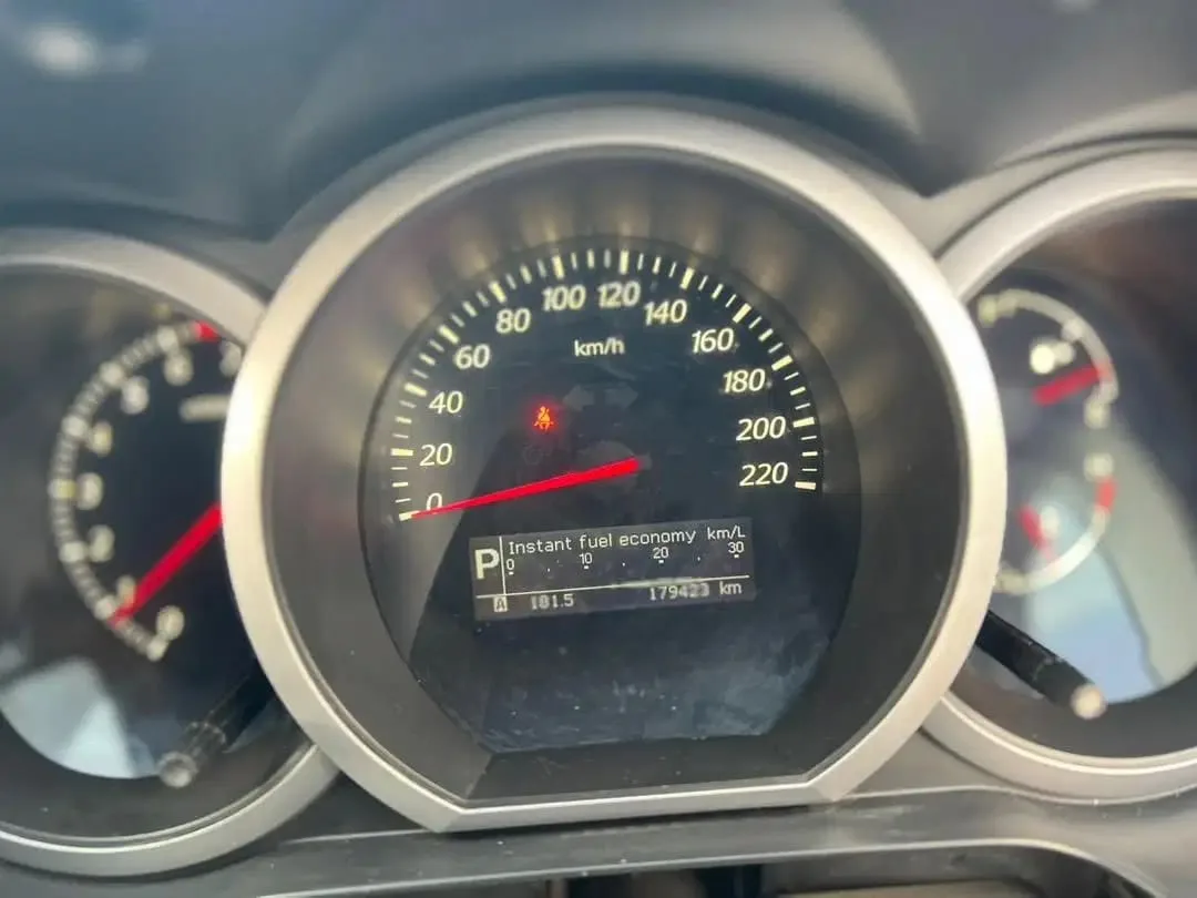 Toyota Sienta v 2017 manual,asli bali - Image 8 of 10