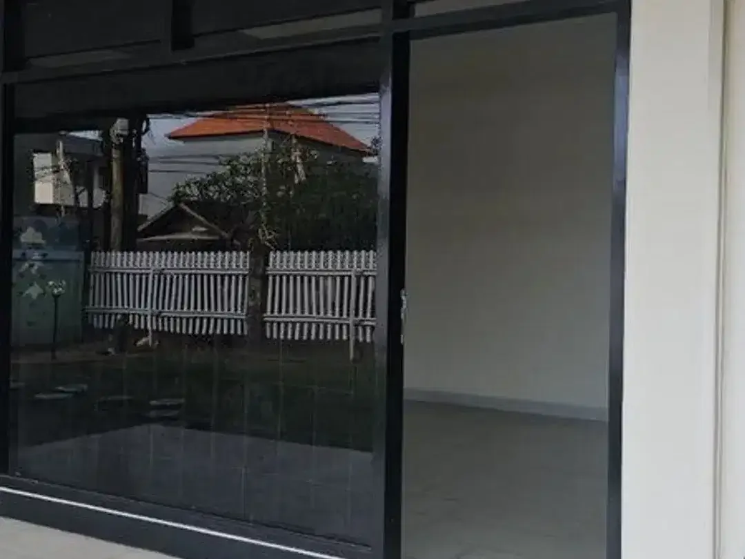 FOR SALE - Rare 900 sqm Land + 200 m2 House in Exclusive Renon, Denpasar - BALI - Image 5 of 10
