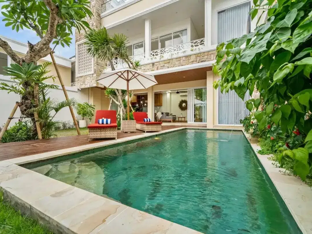 Di jual villa mewah, megah dan murah di Tumbak Bayuh, Canggu - Image 1 of 10