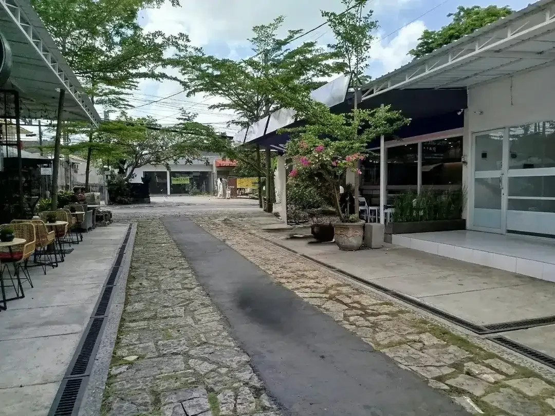 DISEWAKAN — RUKO COMPACT 30 M² DI LOKASI STRATEGIS KEROBOKAN - Image 3 of 4