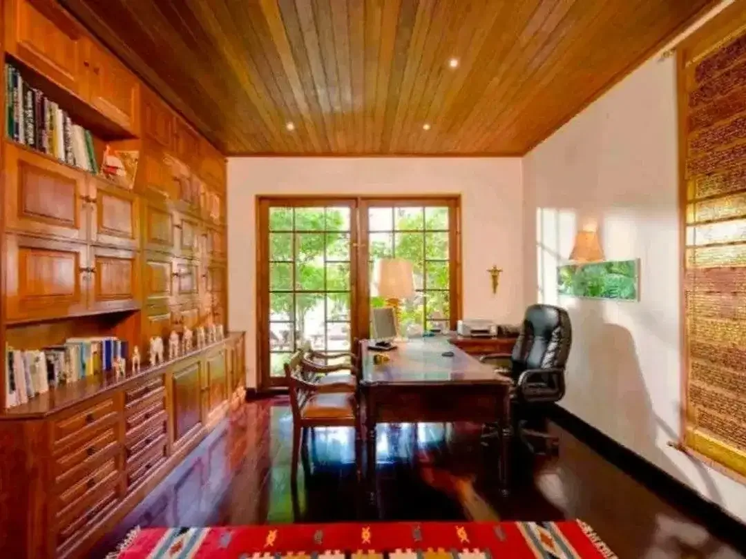 LUXURY VILLA ESTATE SANUR – 30 ARE, 8 BEDROOM - Image 6 of 10