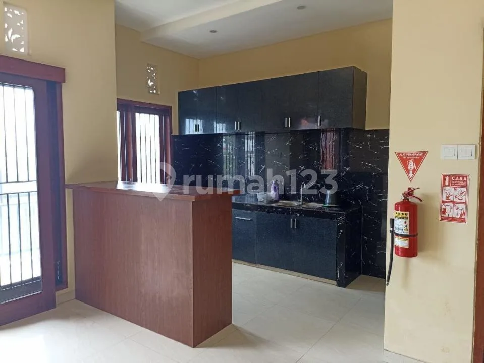 Rumah di Atas Toko Strategis 3 Kamar Unfurnished Denpasar Selatan - Image 2 of 4