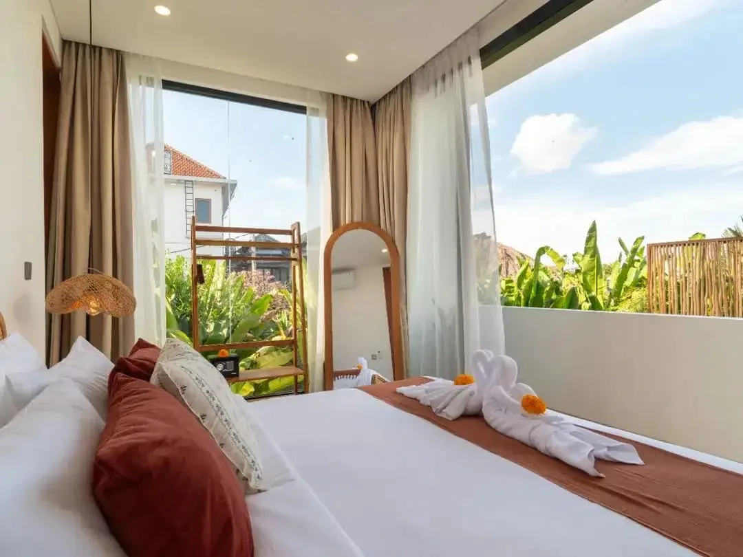 Dijual Vila Cantik Bangunan Baru di Canggu, One Gate System, Fully Furnished - Image 8 of 10