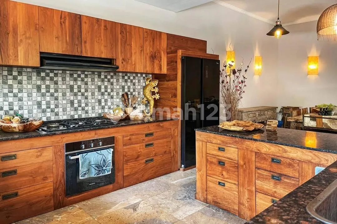 Villa Mewah Dekat Pantai Jimbaran | Full Furnished & SHM - Image 3 of 4