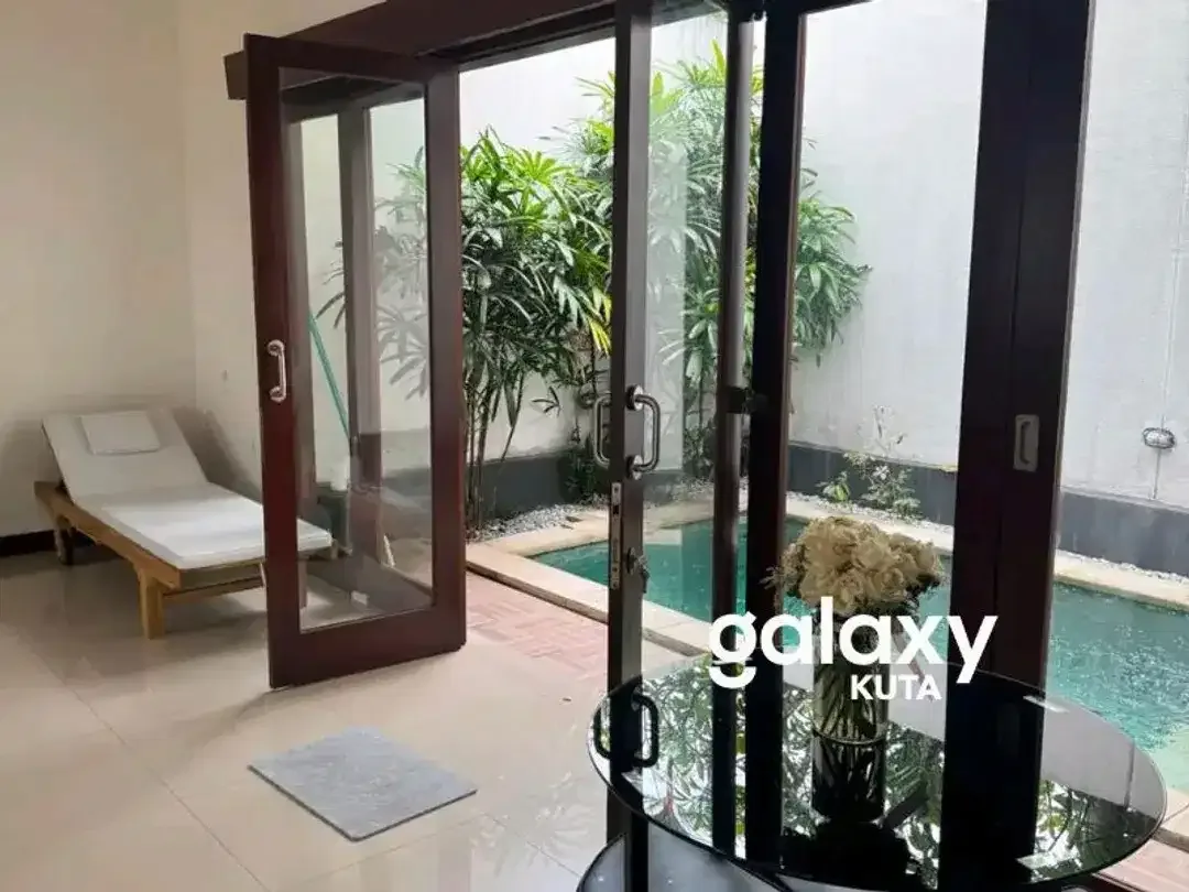 DIJUAL RUMAH SEMI VILLA FULL FURNISHED DI TUKAD BALIAN RENON DENPASAR - Image 2 of 5