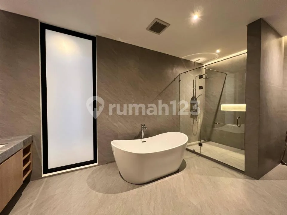 Villa Mewah 2 Unit Modern Tropical Premium Dekat Pantai di Berawa - Image 1 of 4