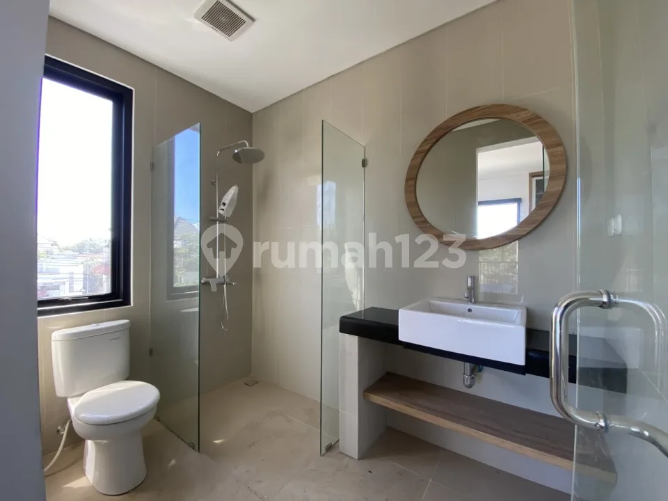 Spacious 3 Bed Villa In Sanur - Image 4 of 4
