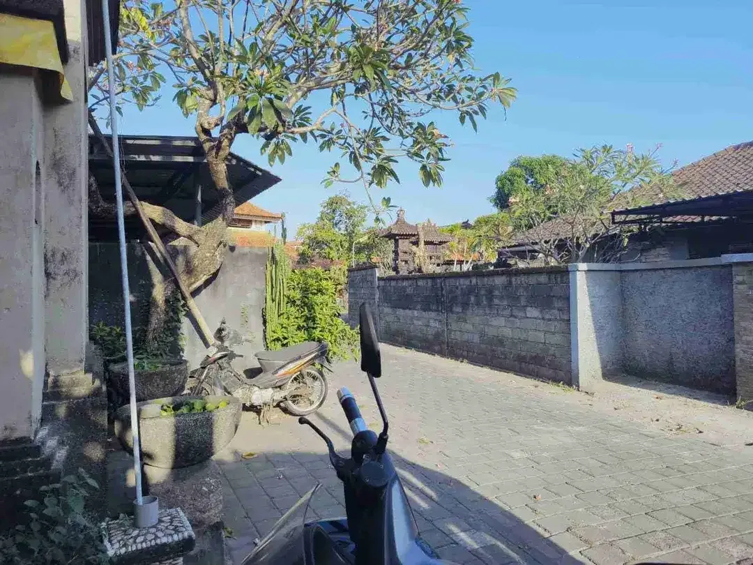 DIJUAL TANAH PREMIUM SANUR INTARAN 5,5are lebar 27m BONUS BANGUNAN 1,4/are - Image 2 of 10