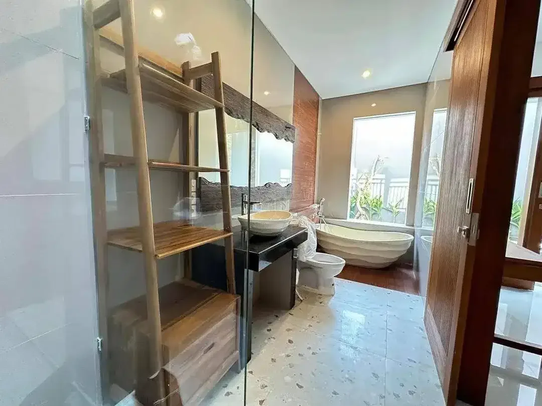 DISEWAKAN VILLA 3 KAMAR – TUKAD BALIAN, RENON - Image 4 of 8