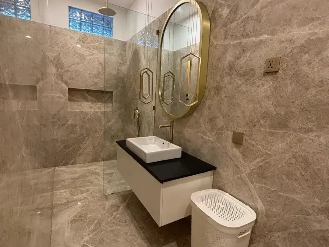 BRAND NEW VILLA IN CENTRAL SEMINYAK - Image 7 of 10