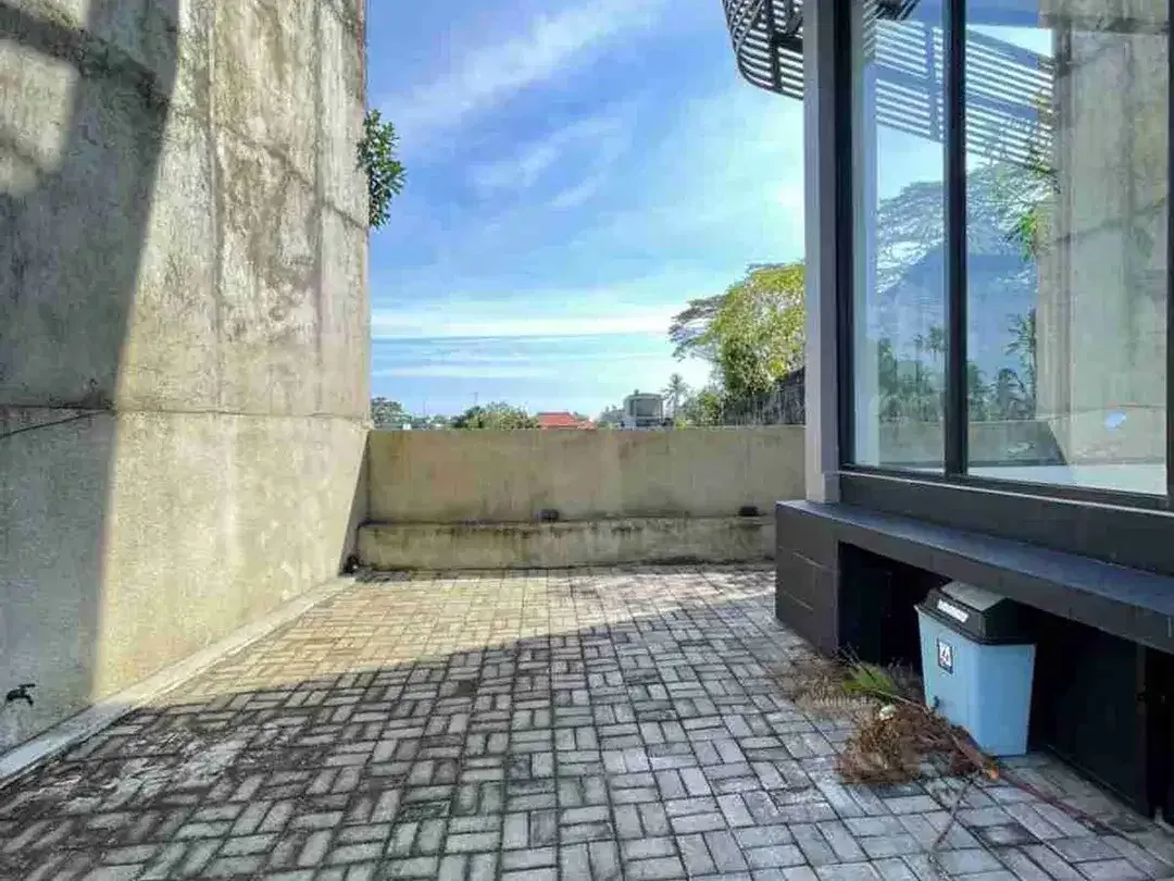 Di JUAL GEDUNG KOMERSIL DEKAT PANTAI NYANYI DAN WISATA LAINNYA - Image 2 of 10