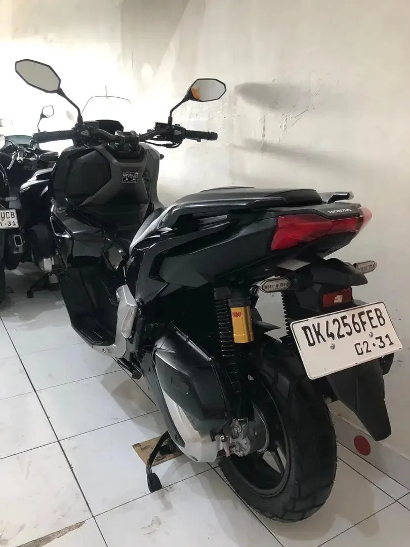Honda ADV 160 CBS Th.2026 low km 1400 istumewa!! - Image 2 of 10