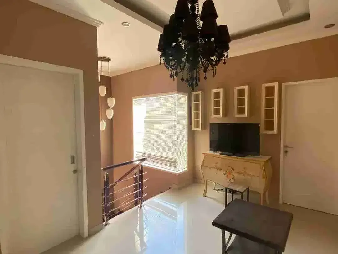 Rumah Sewa di Kerobokan Dekat Seminyak – Jl. Mertanadi, 4 Kamar Tidur, Private Pool - Image 4 of 9