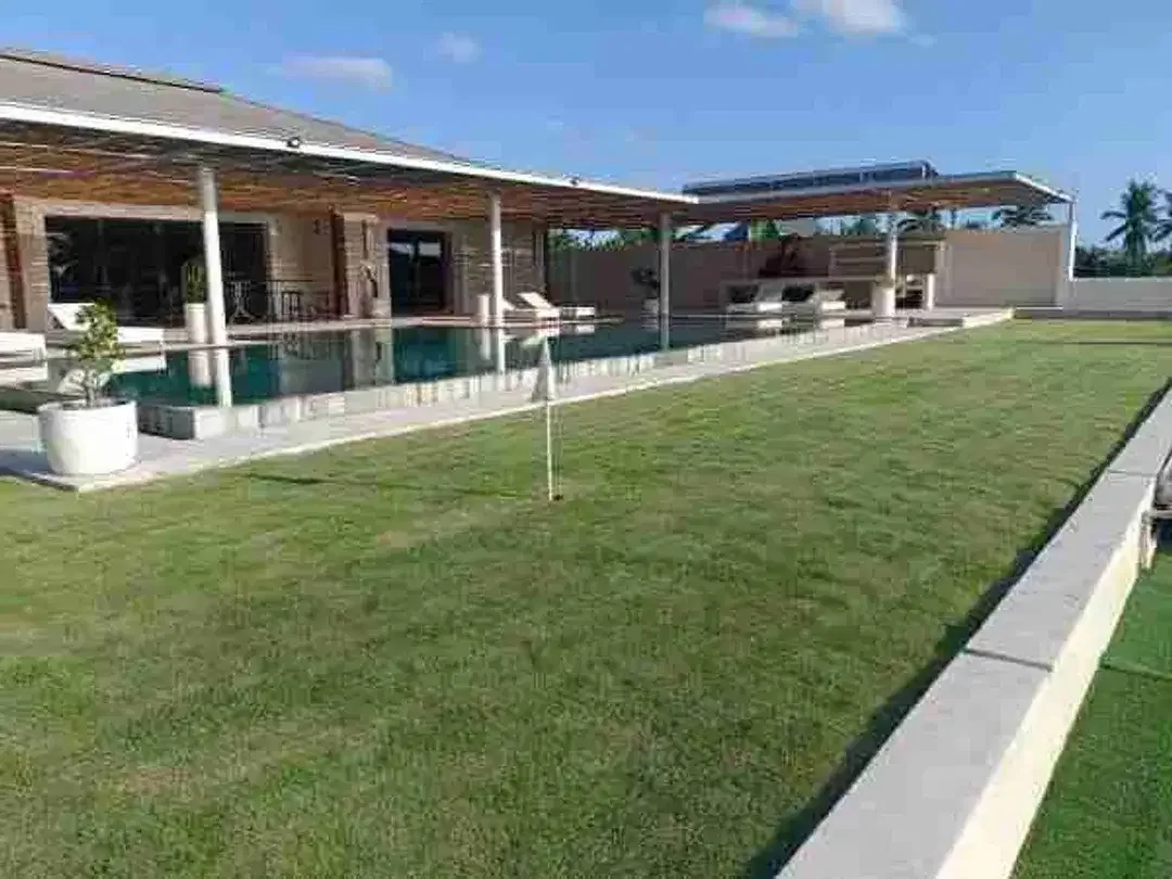 DIJUAL / FREEHOLD / LEASEHOLD : Modern Luxury 5 Bed, Jl. Pantai Nyanyi, Kediri, Tabanan, Bali - Image 2 of 10