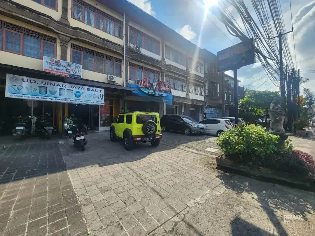 Ruko Ex Toko Jam dijual di Gatsu Tengah. - Image 7 of 10