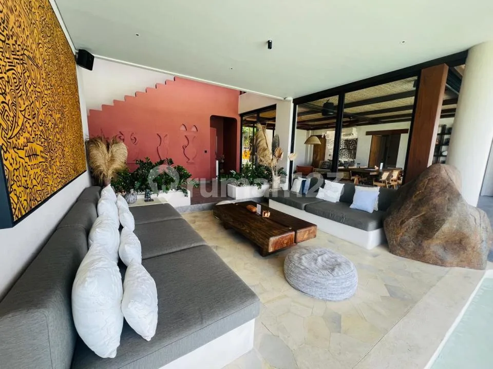 Villa Ocean View Mewah dan Luas 4 Bedrooms di Ungasan - Image 4 of 4
