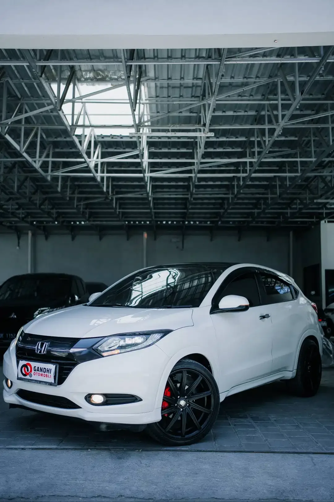 HONDA HRV PRESTIGE 1.8 CVT 2017 - Image 3 of 10