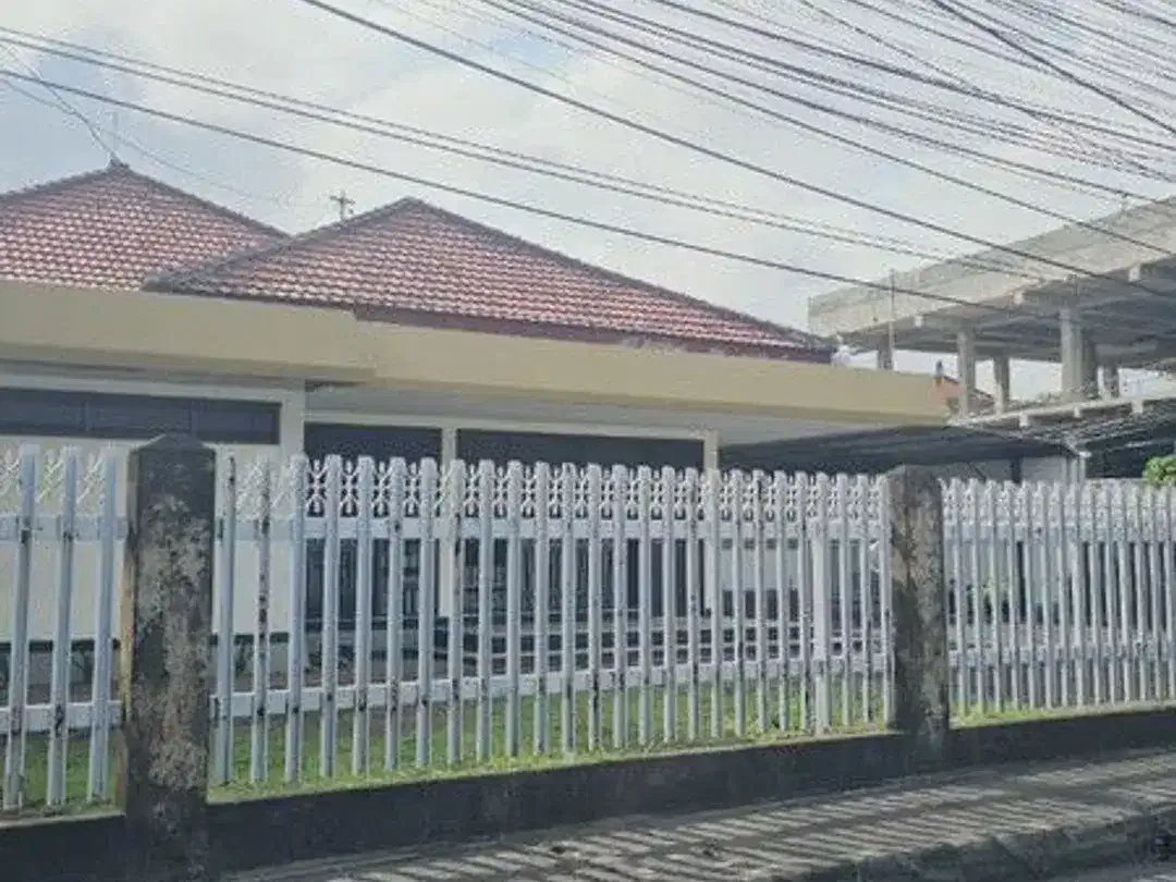 FOR SALE - Rare 900 sqm Land + 200 m2 House in Exclusive Renon, Denpasar - BALI - Image 1 of 10
