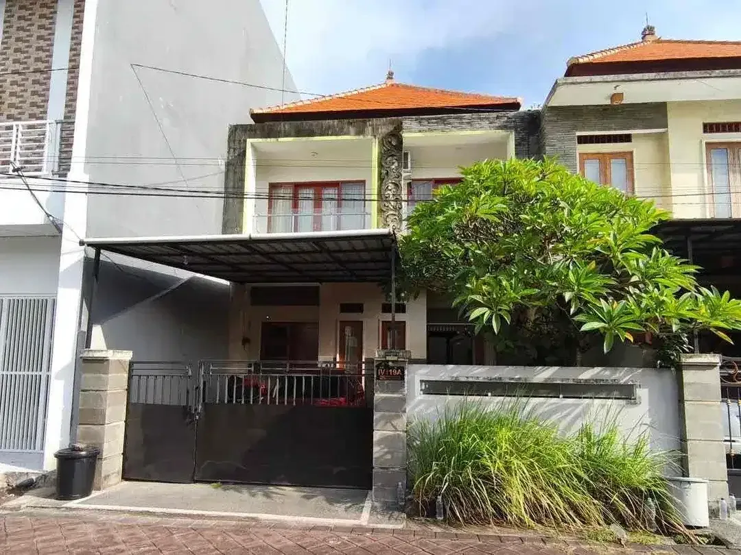 Rumah Modern Minimalis di Lingkungan Perumahan yg tenang namun sangat strategis - Image 1 of 10
